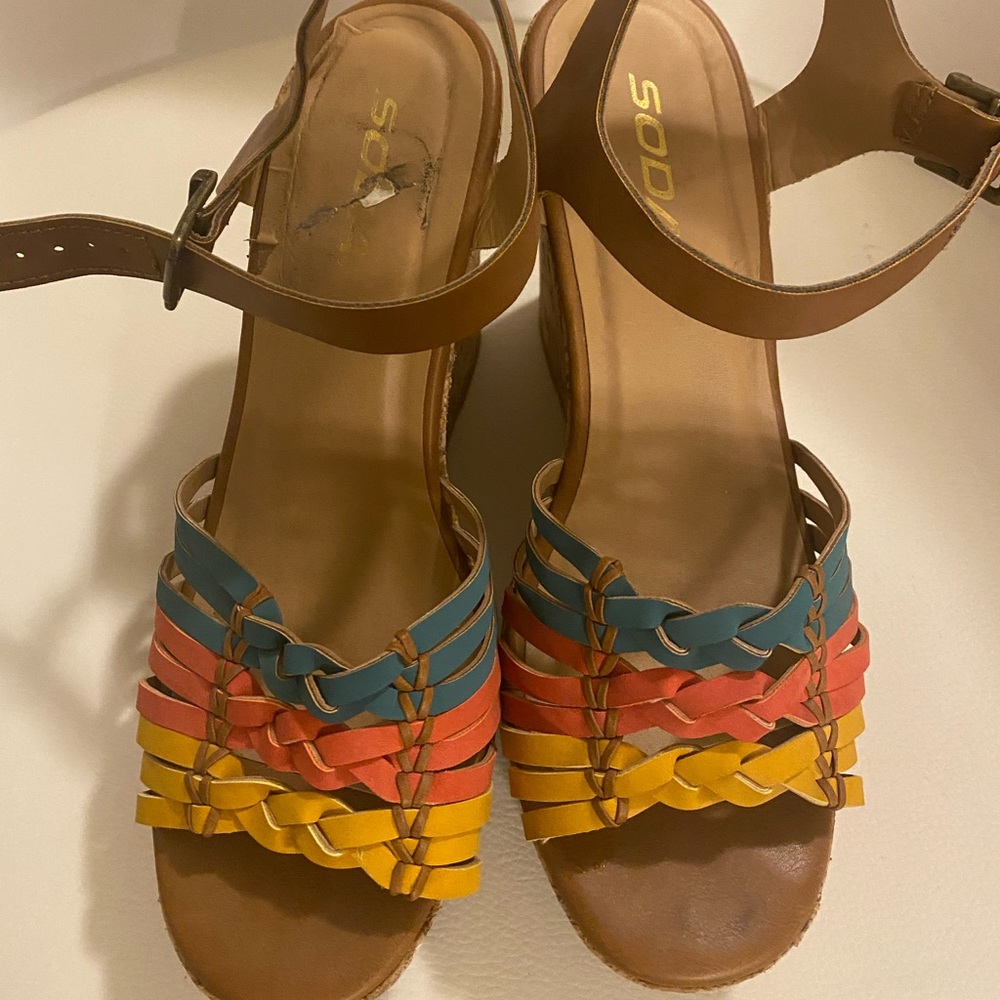 Colorful wedges